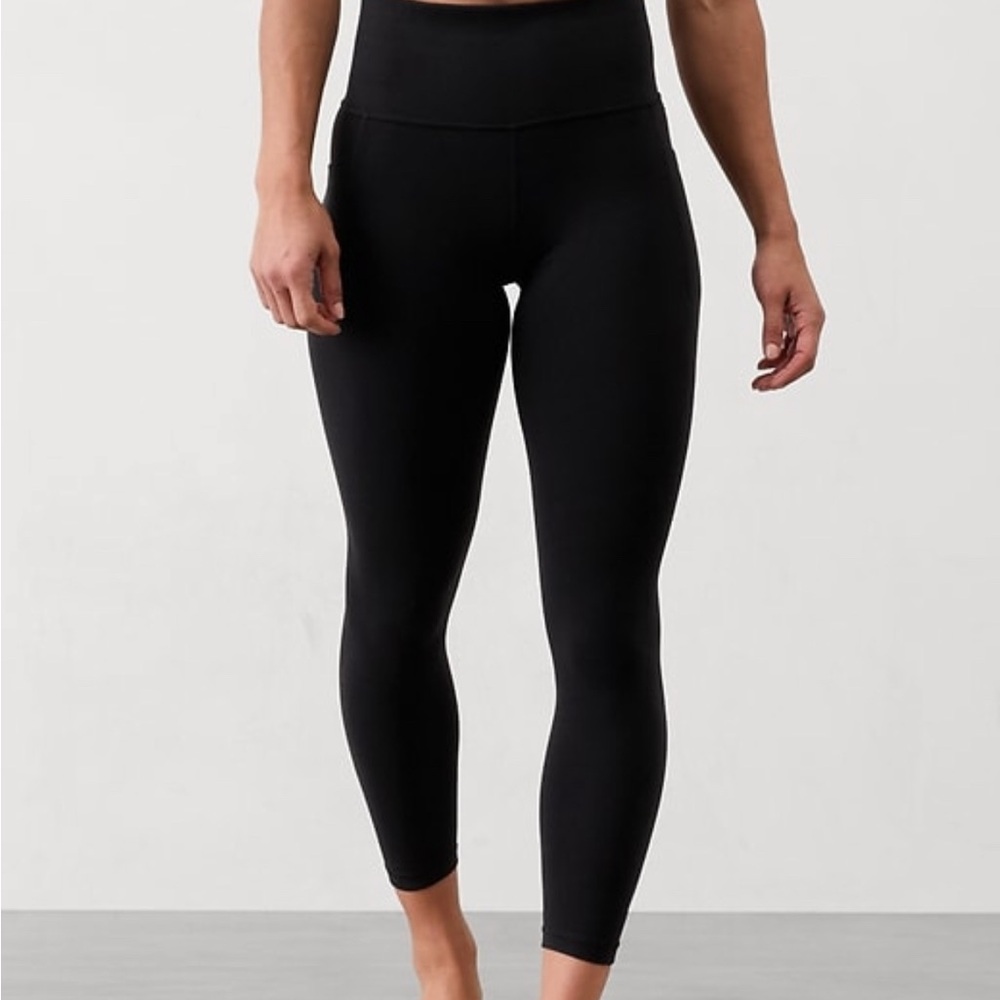 ATHLETA Salutation Stash Pocket 7/8 Tight